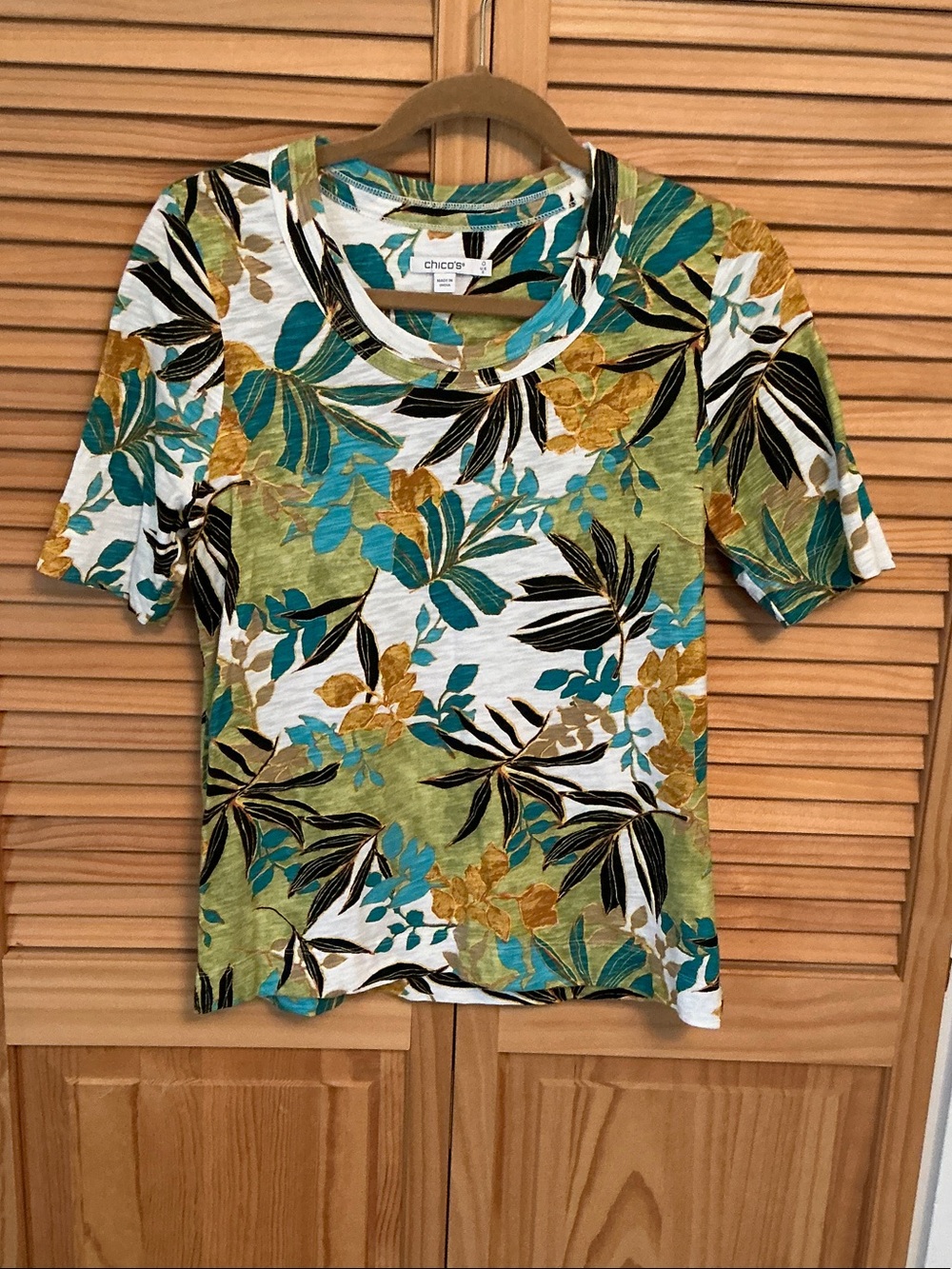 Chico's Green Teal Gold Floral Short Sleeve Tee